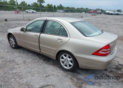 2003 Mercedes-Benz C 240 из США, поврежденный, VIN WDBRF61J43E013131